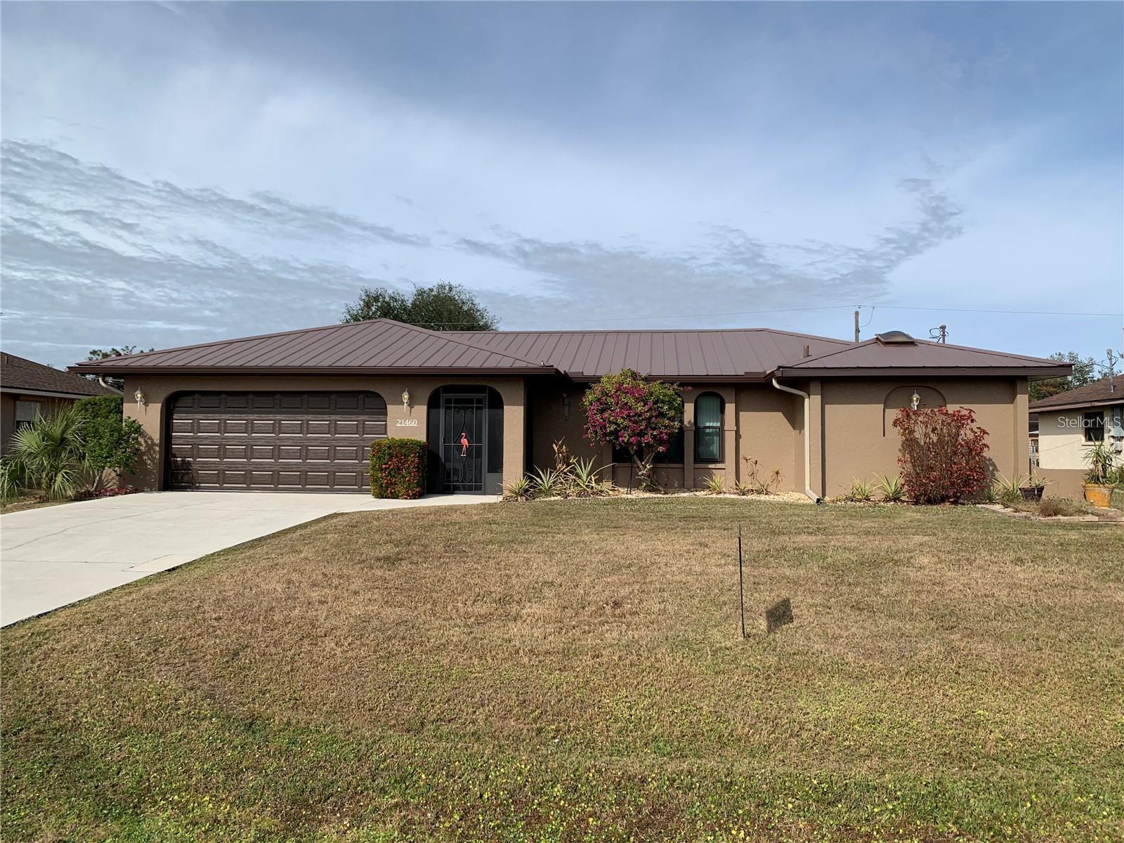 Image 4 of 44 For 21460 Sheldon Avenue