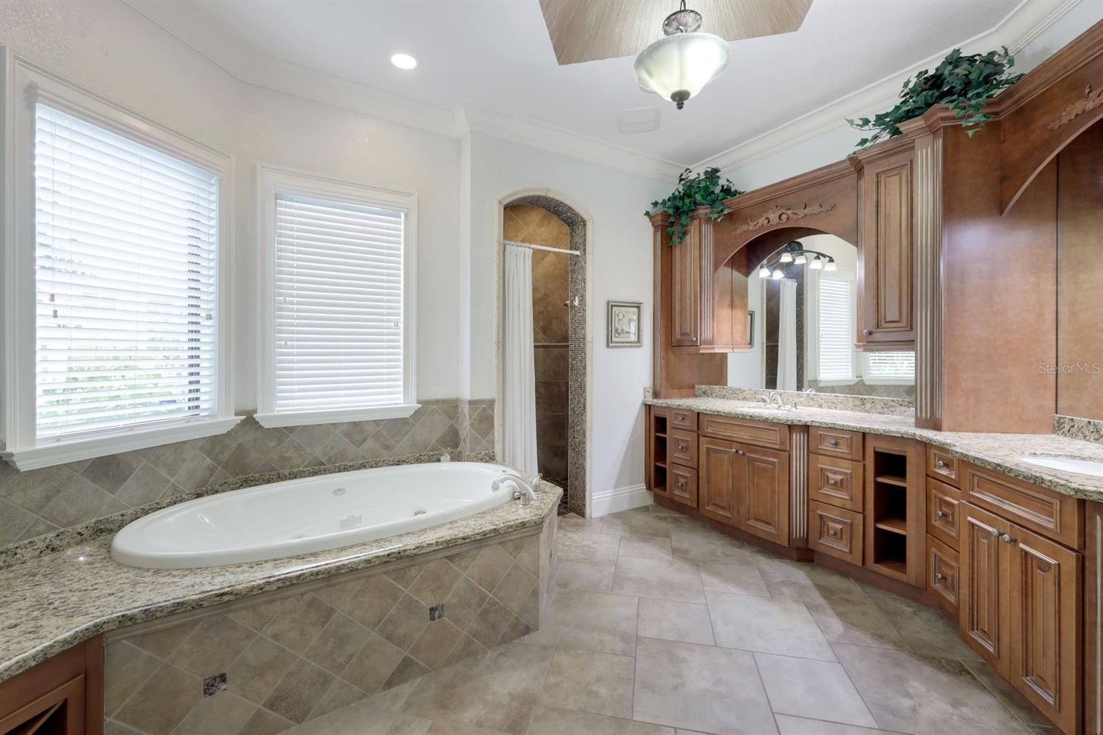 Image 30 of 75 For 4402 20th Avenue
