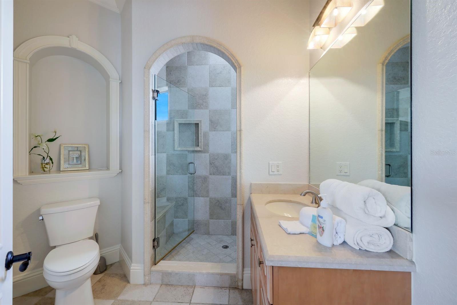 Image 33 of 75 For 4402 20th Avenue