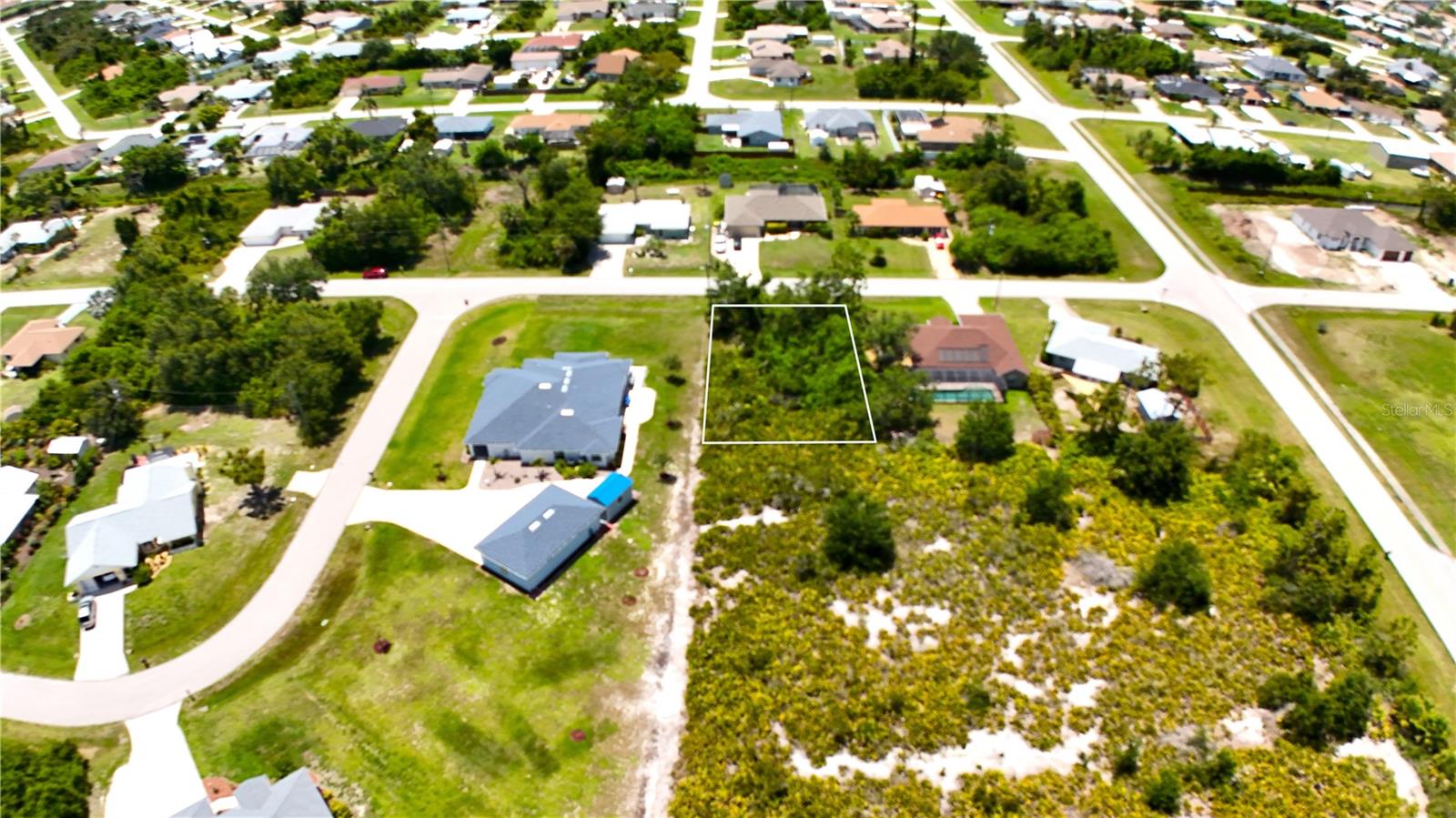 Image 4 of 9 For 7296 Castleberry Terrace