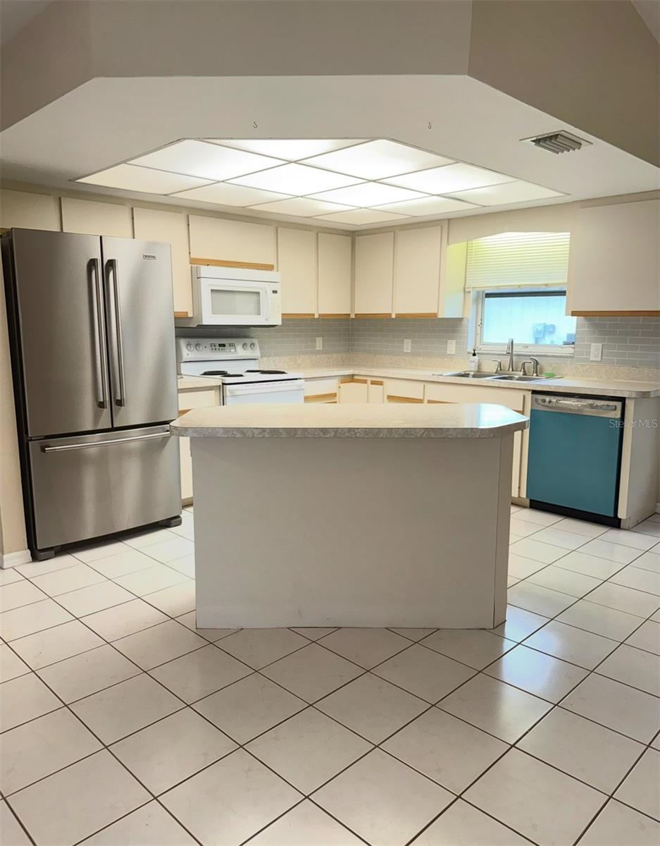 Image 15 of 28 For 1491 Oriel Court