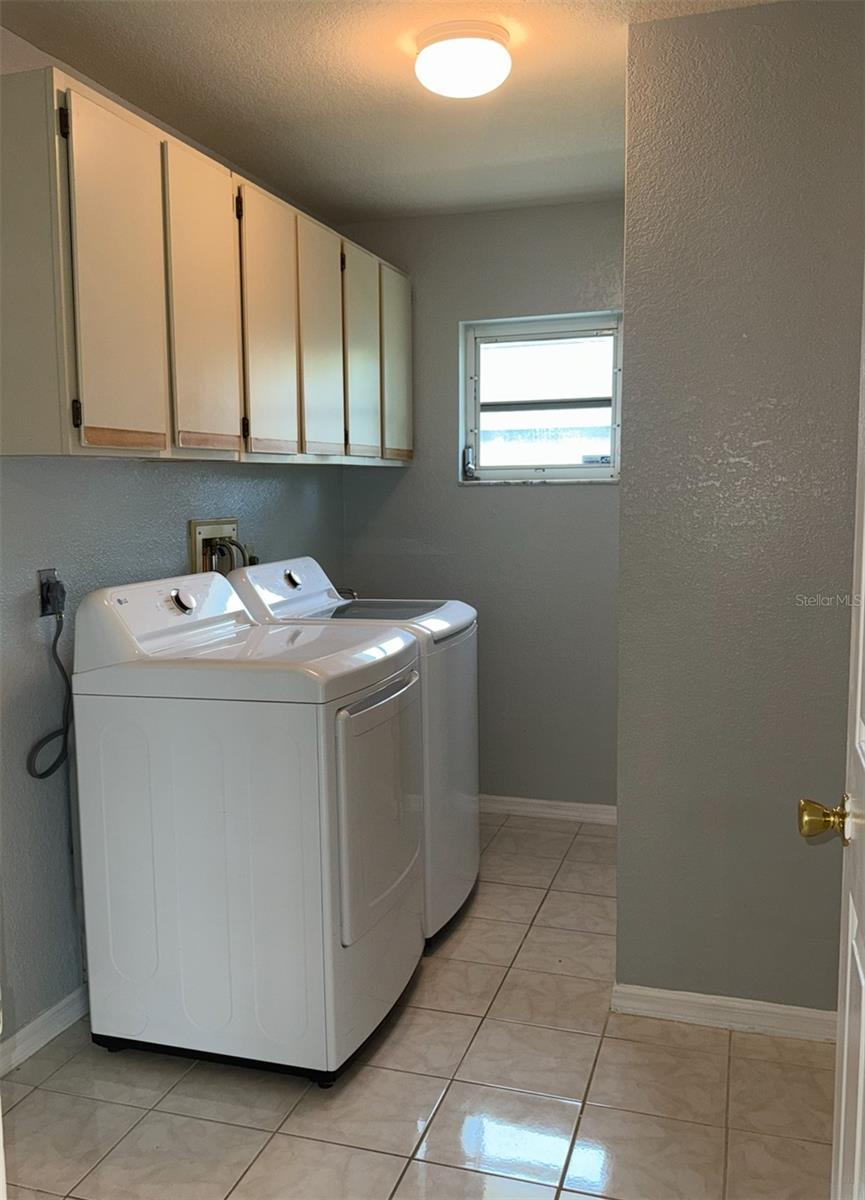 Image 20 of 28 For 1491 Oriel Court