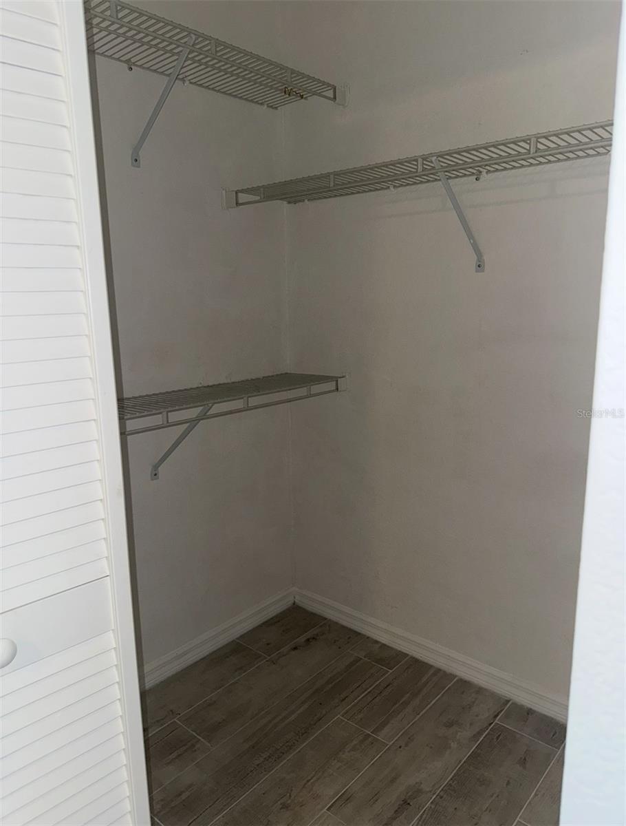 Image 23 of 28 For 1491 Oriel Court