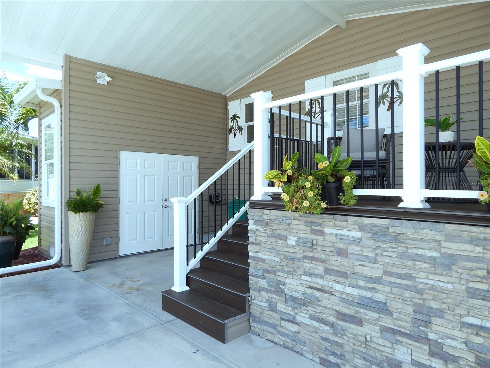 Image 2 of 54 For 55 Rotterdam Drive