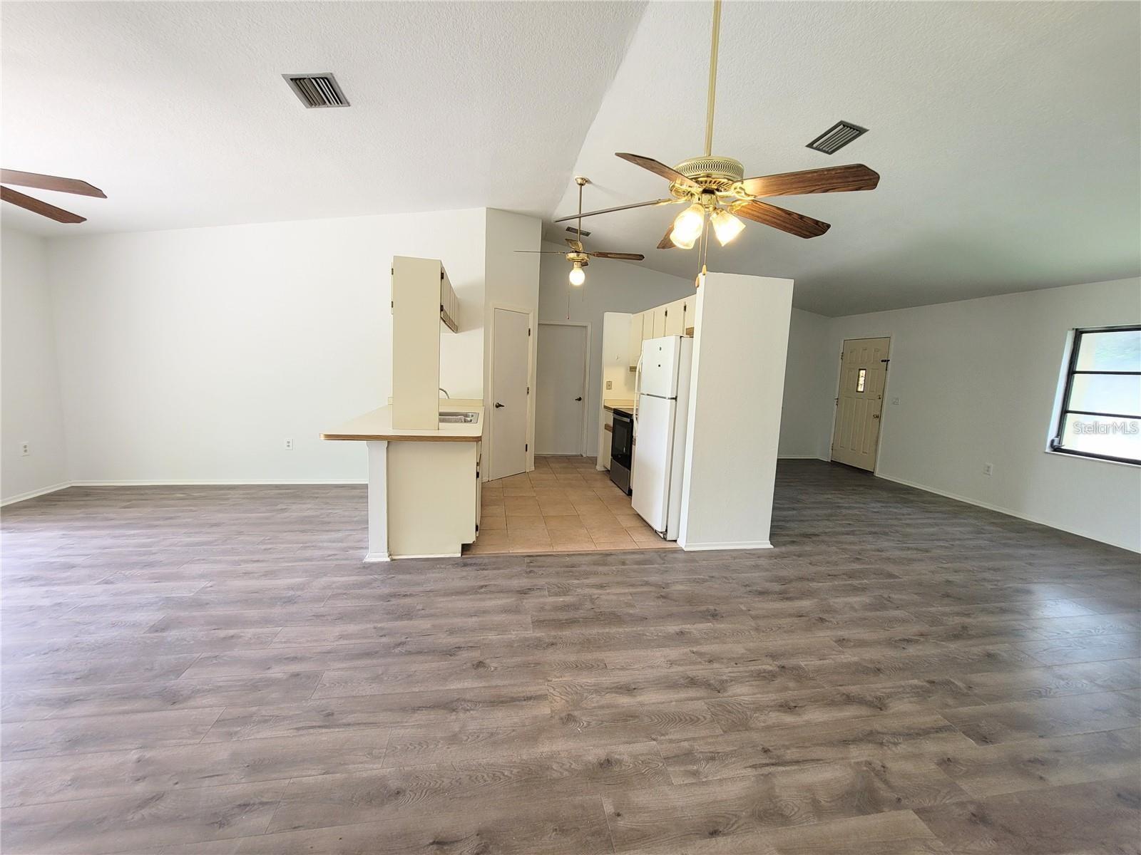 Image 4 of 18 For 20340 Zelda Avenue
