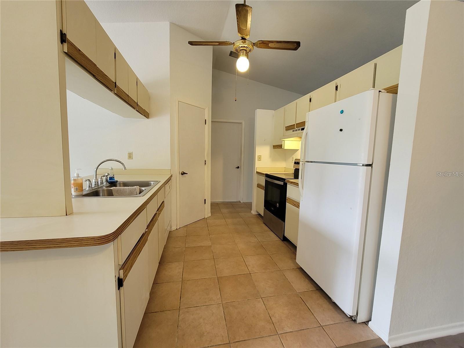 Image 6 of 18 For 20340 Zelda Avenue