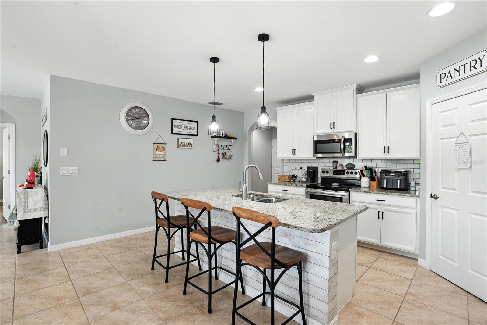 Image 10 of 49 For 3215 Birchin Lane