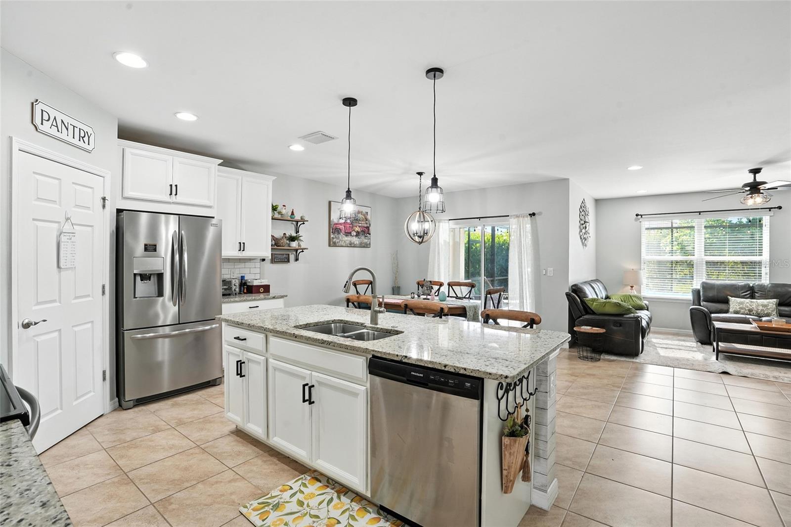 Image 12 of 49 For 3215 Birchin Lane