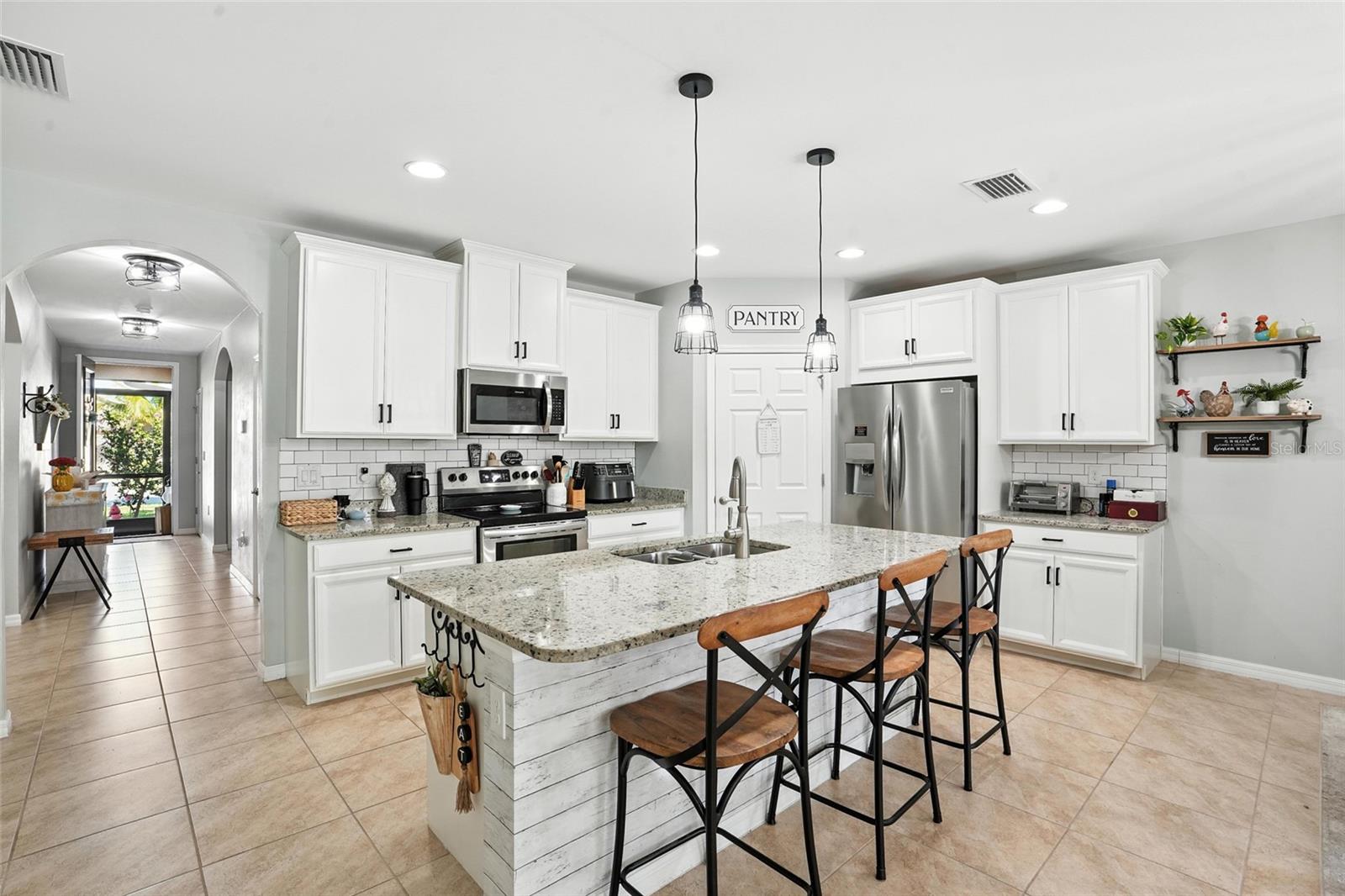 Image 8 of 49 For 3215 Birchin Lane