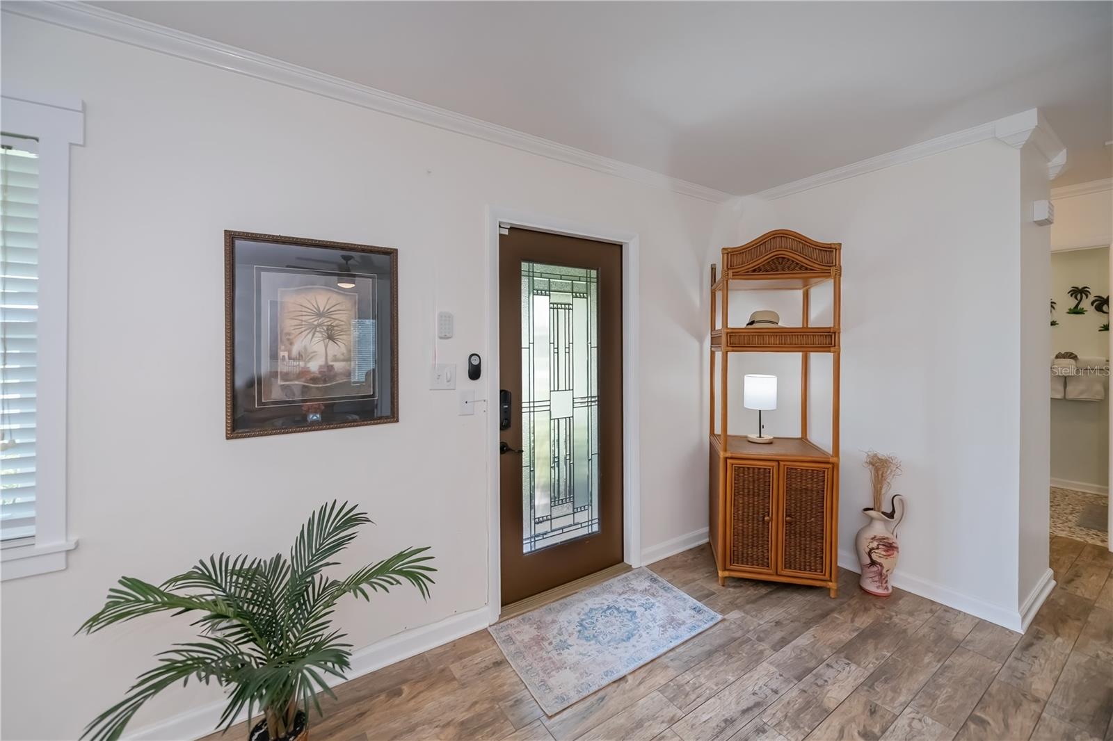 Image 10 of 66 For 21539 Gladis Avenue