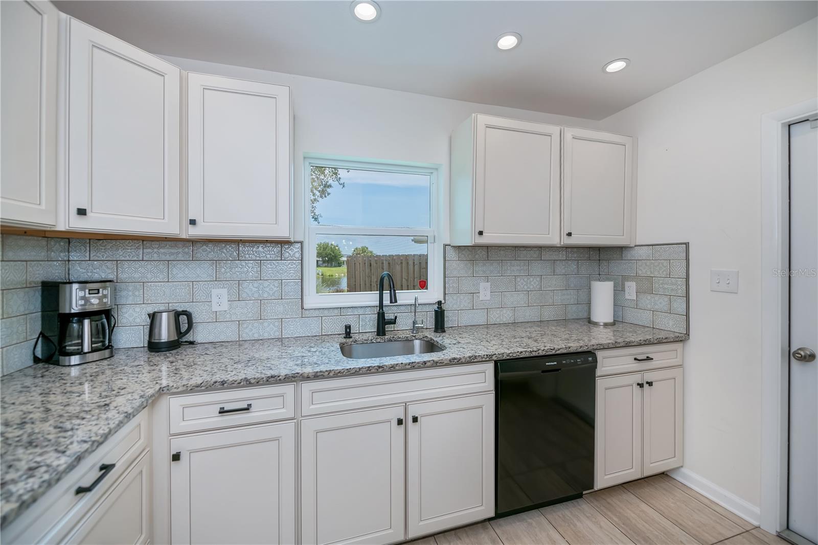 Image 15 of 66 For 21539 Gladis Avenue