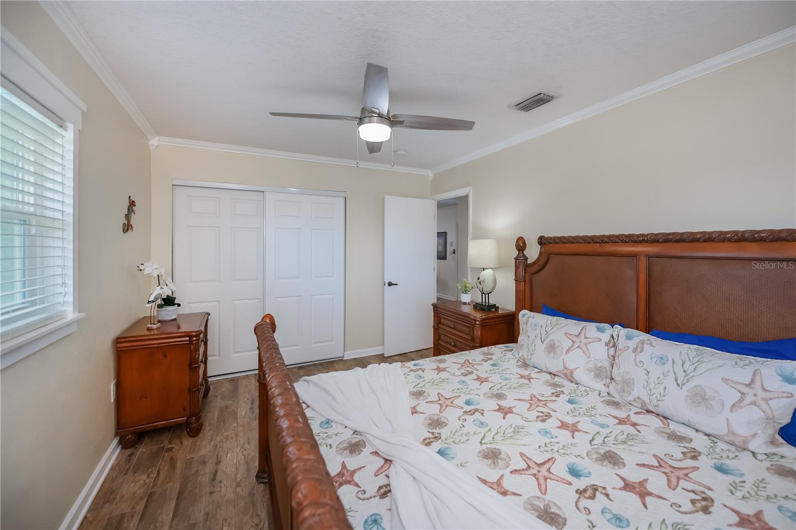 Image 38 of 66 For 21539 Gladis Avenue