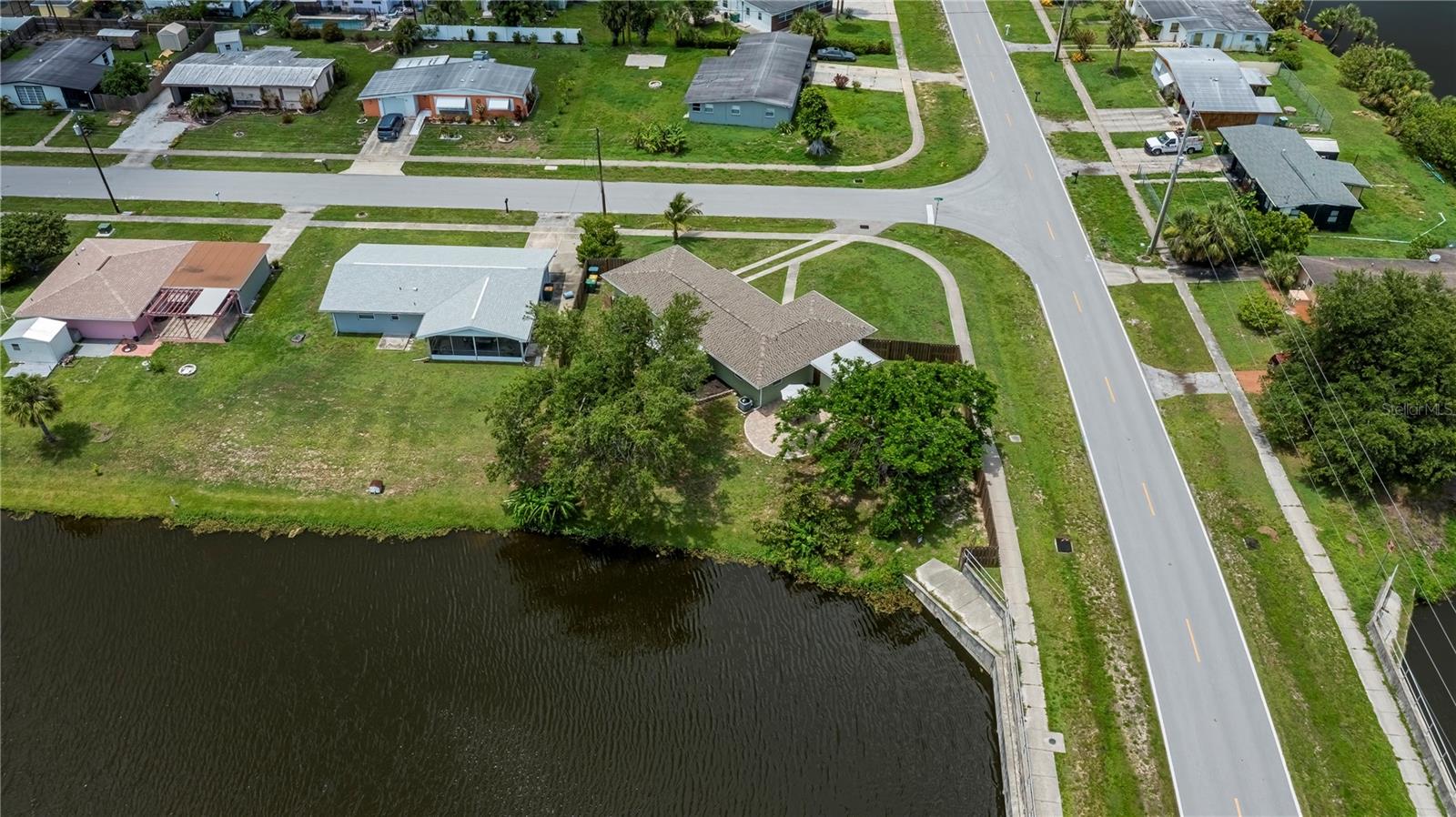 Image 60 of 66 For 21539 Gladis Avenue