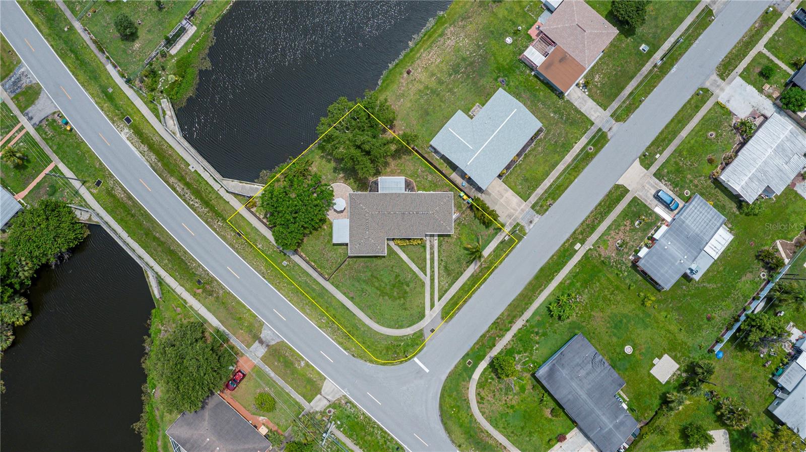 Image 63 of 66 For 21539 Gladis Avenue