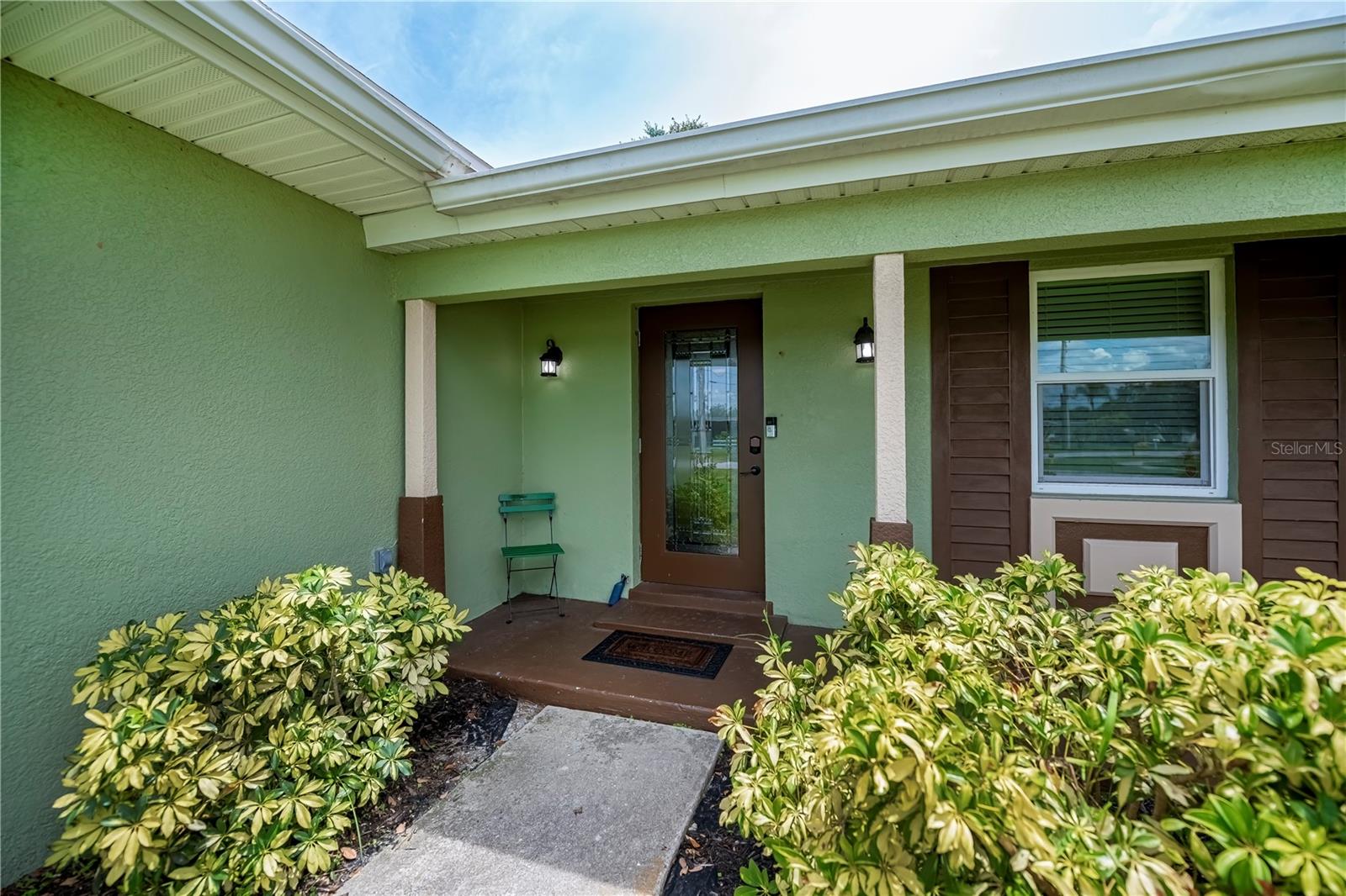 Image 7 of 66 For 21539 Gladis Avenue