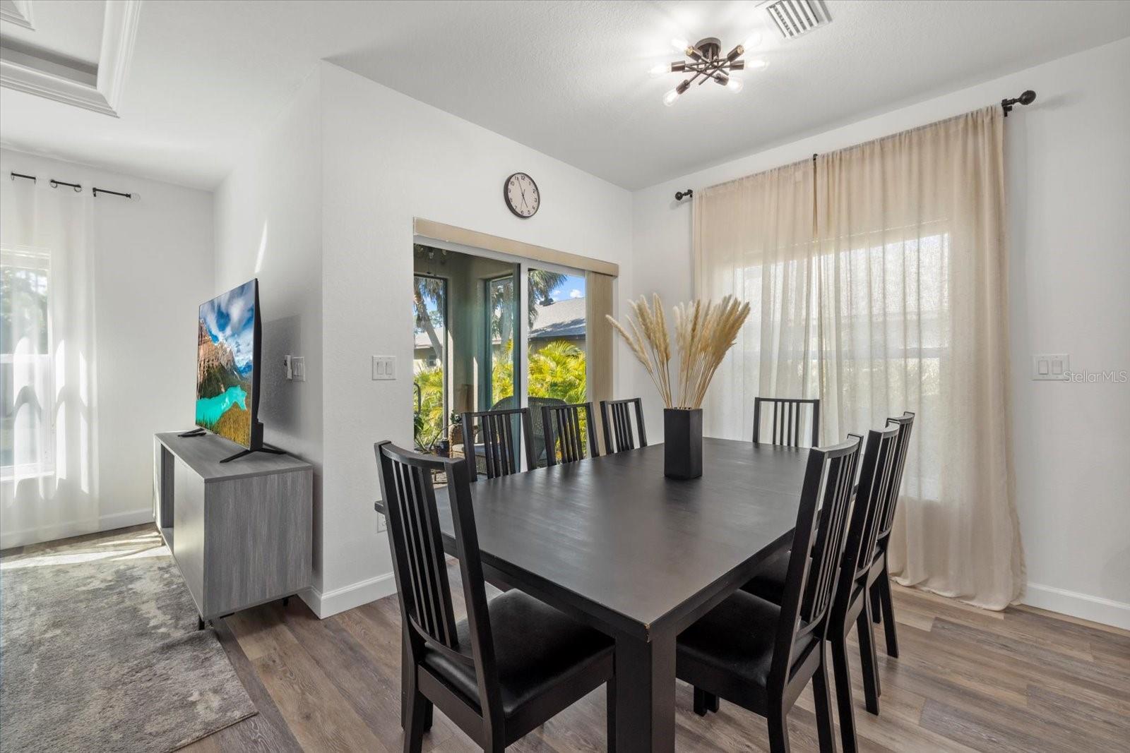 Image 13 of 29 For 357 Boundary Boulevard A