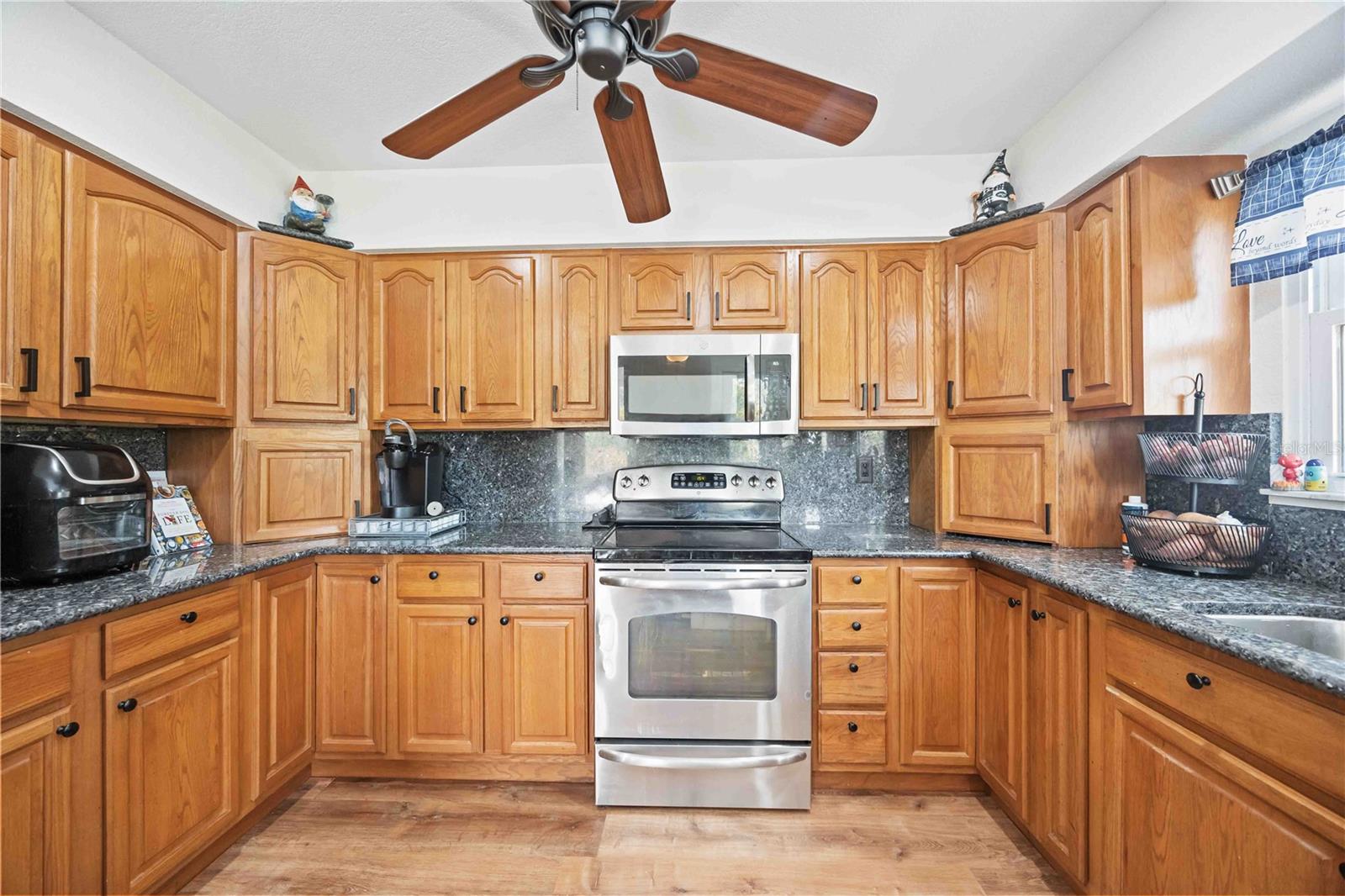 Image 19 of 52 For 5950 Cypress Grove Circle