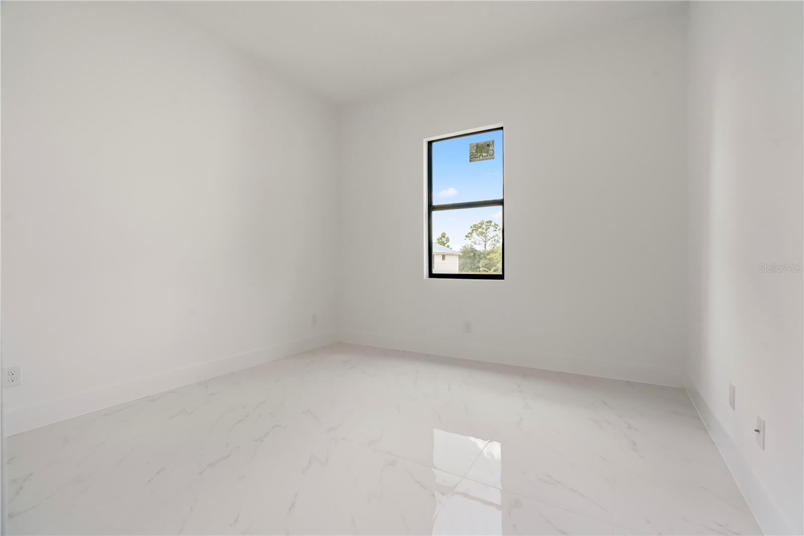 Image 11 of 31 For 2911 37th Street W
