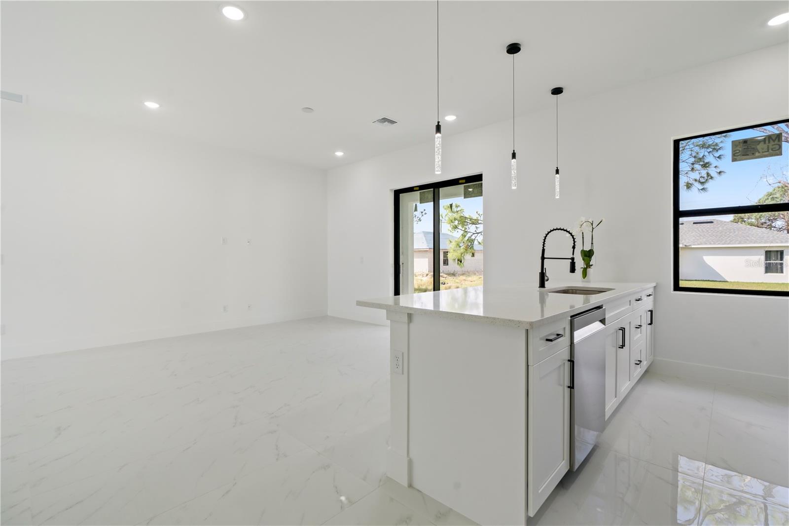 Image 17 of 31 For 2911 37th Street W