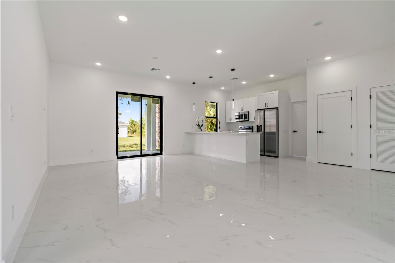 Image 7 of 31 For 2911 37th Street W