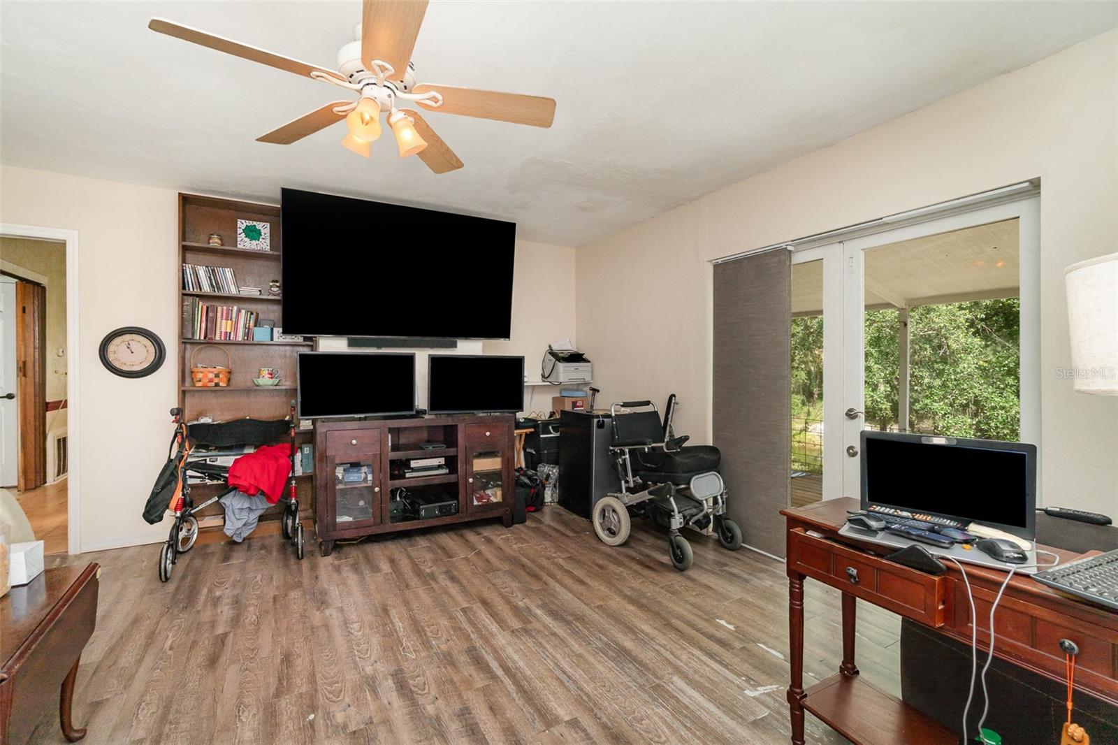 Image 18 of 56 For 6605 Masters Avenue