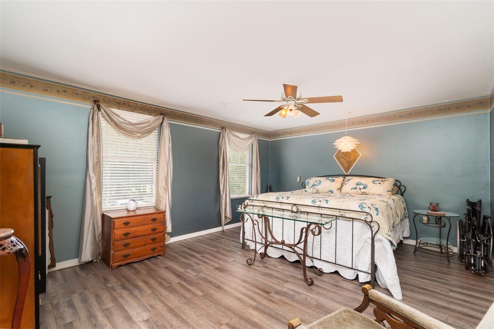 Image 21 of 56 For 6605 Masters Avenue