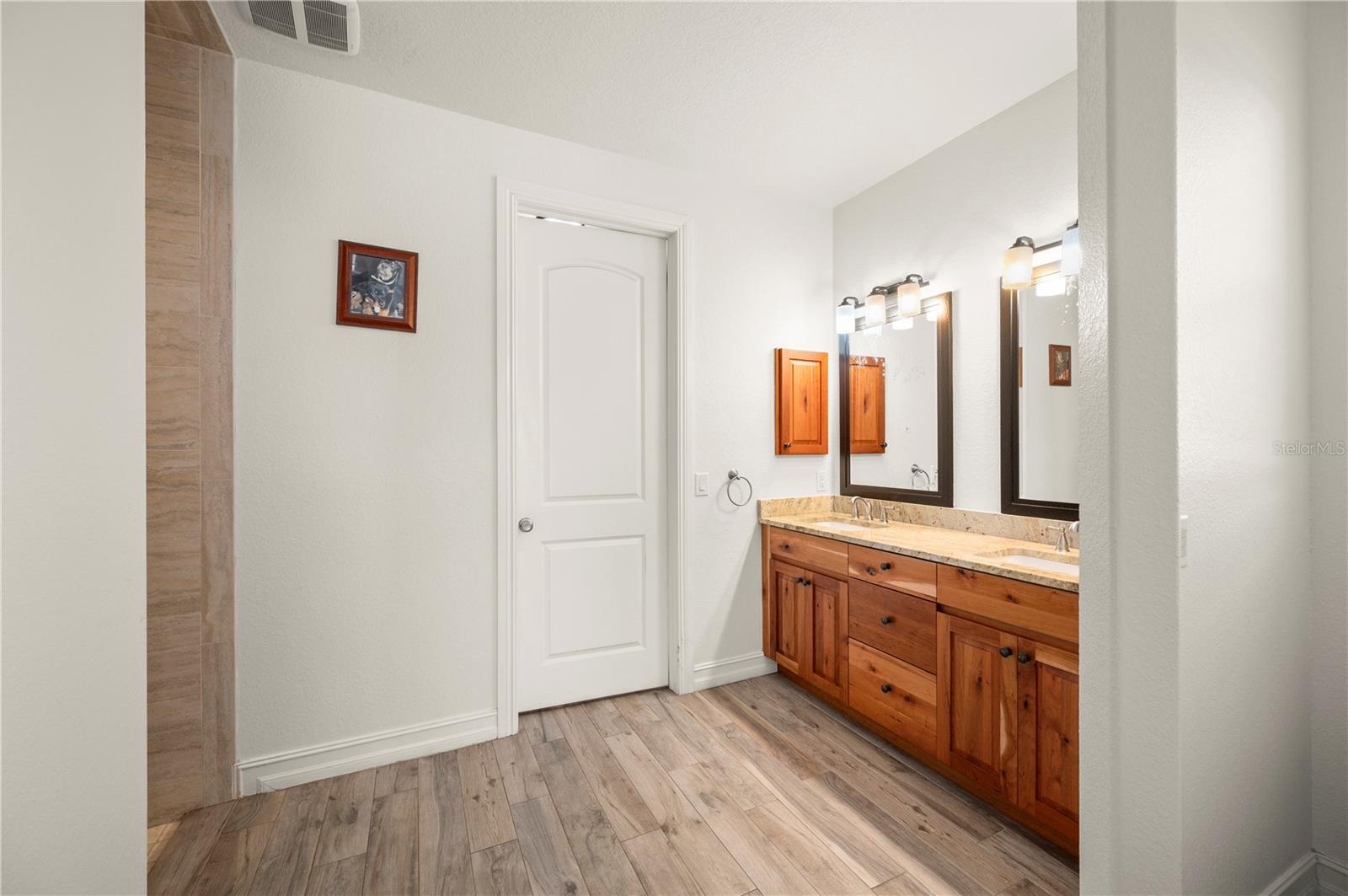 Image 32 of 66 For 2432 Brewer Avenue