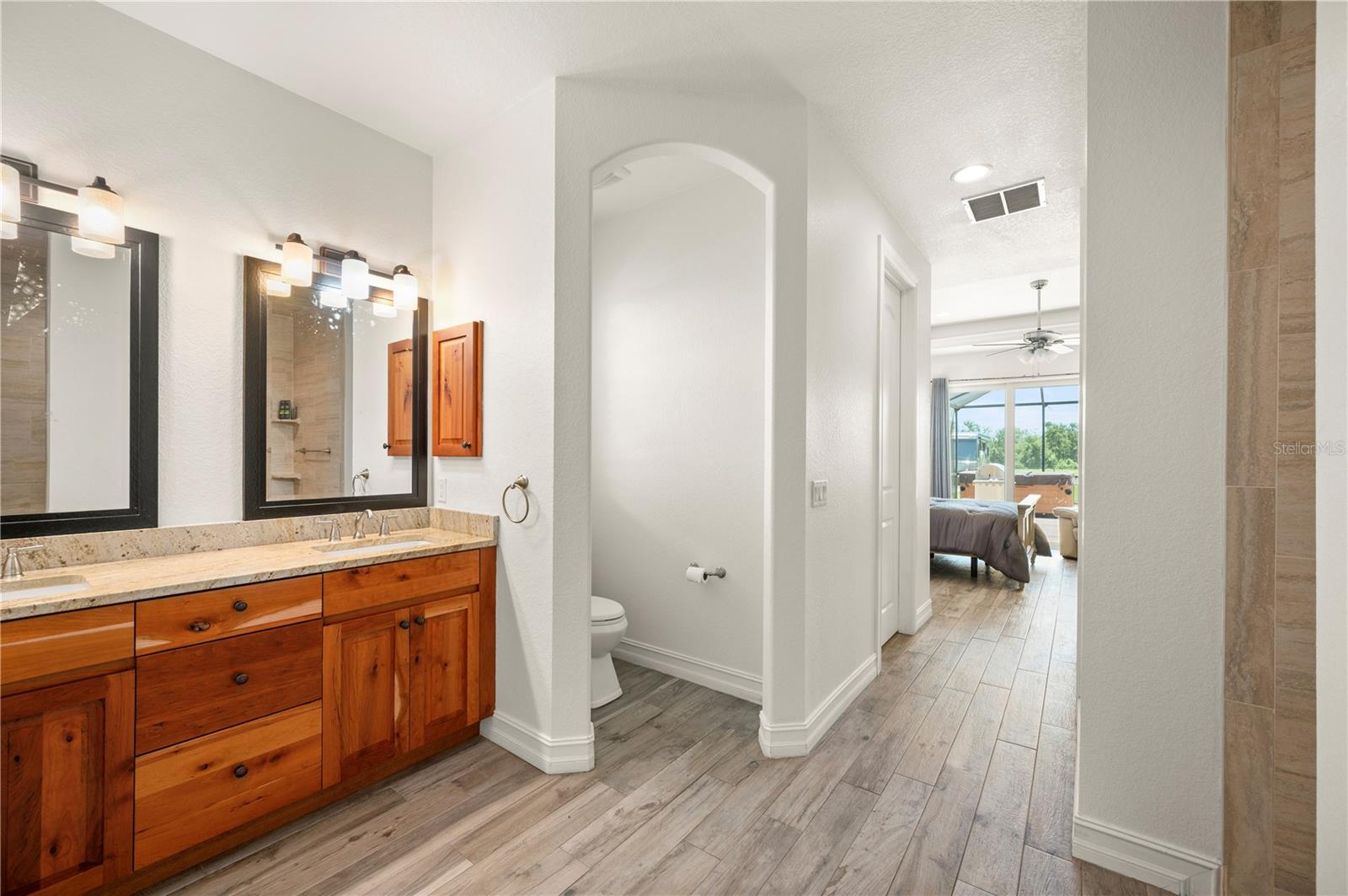 Image 33 of 66 For 2432 Brewer Avenue