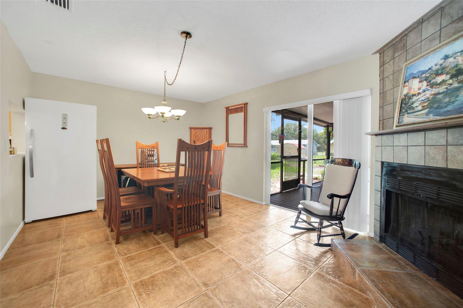 Image 11 of 38 For 2131 Amanda Drive