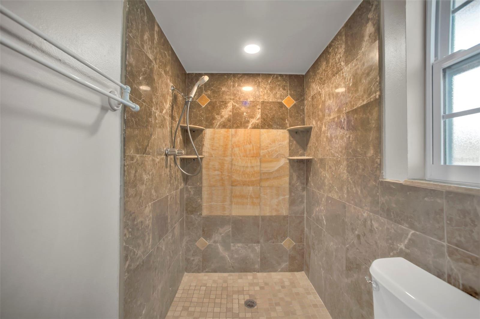 Image 19 of 38 For 2131 Amanda Drive