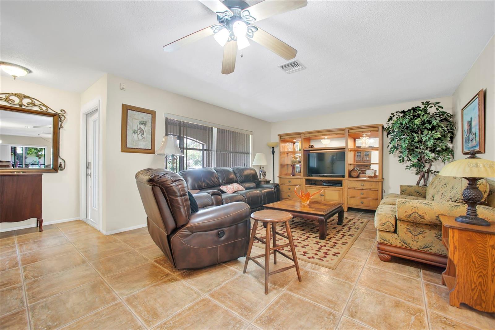 Image 4 of 38 For 2131 Amanda Drive