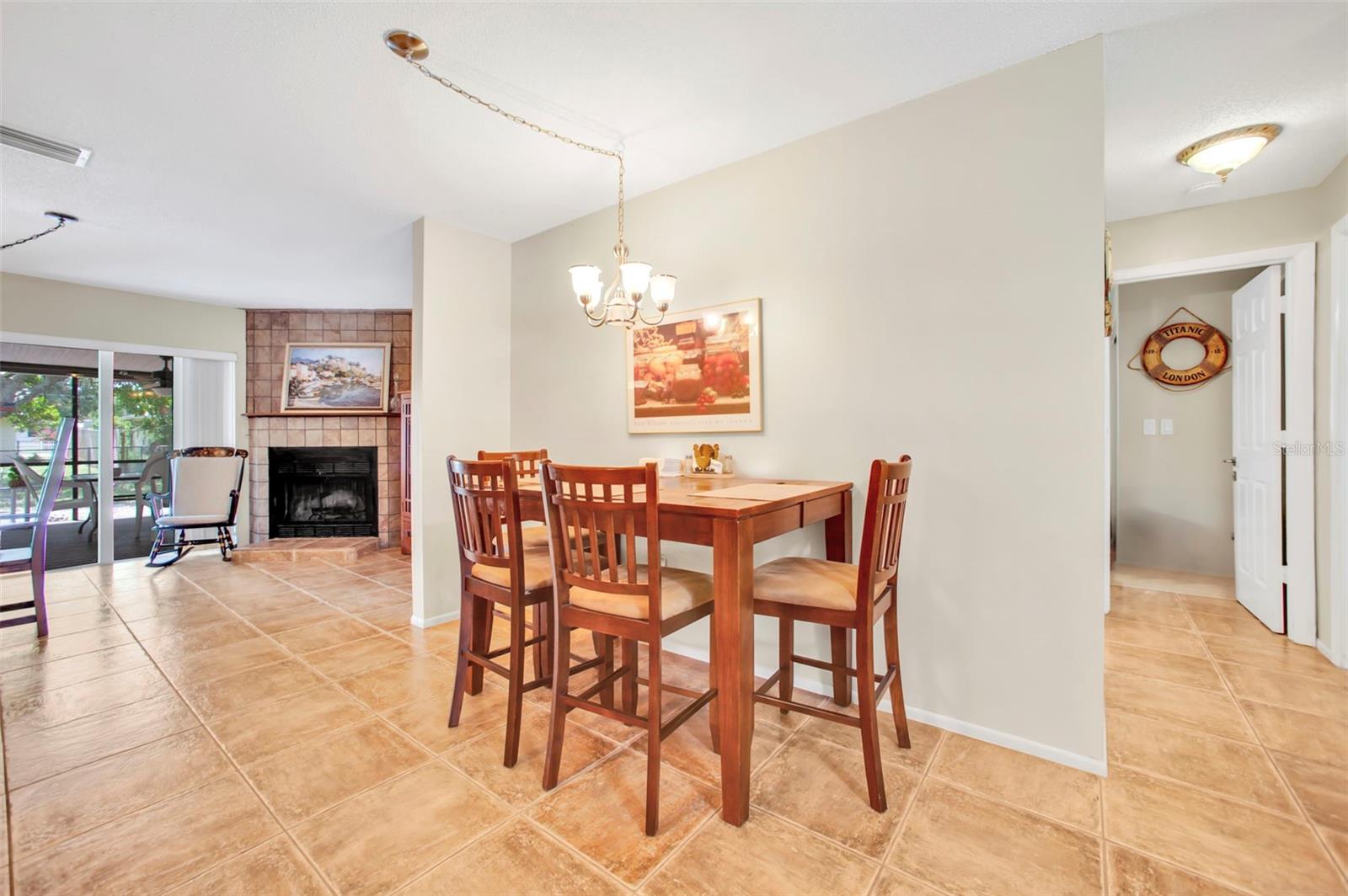 Image 7 of 38 For 2131 Amanda Drive