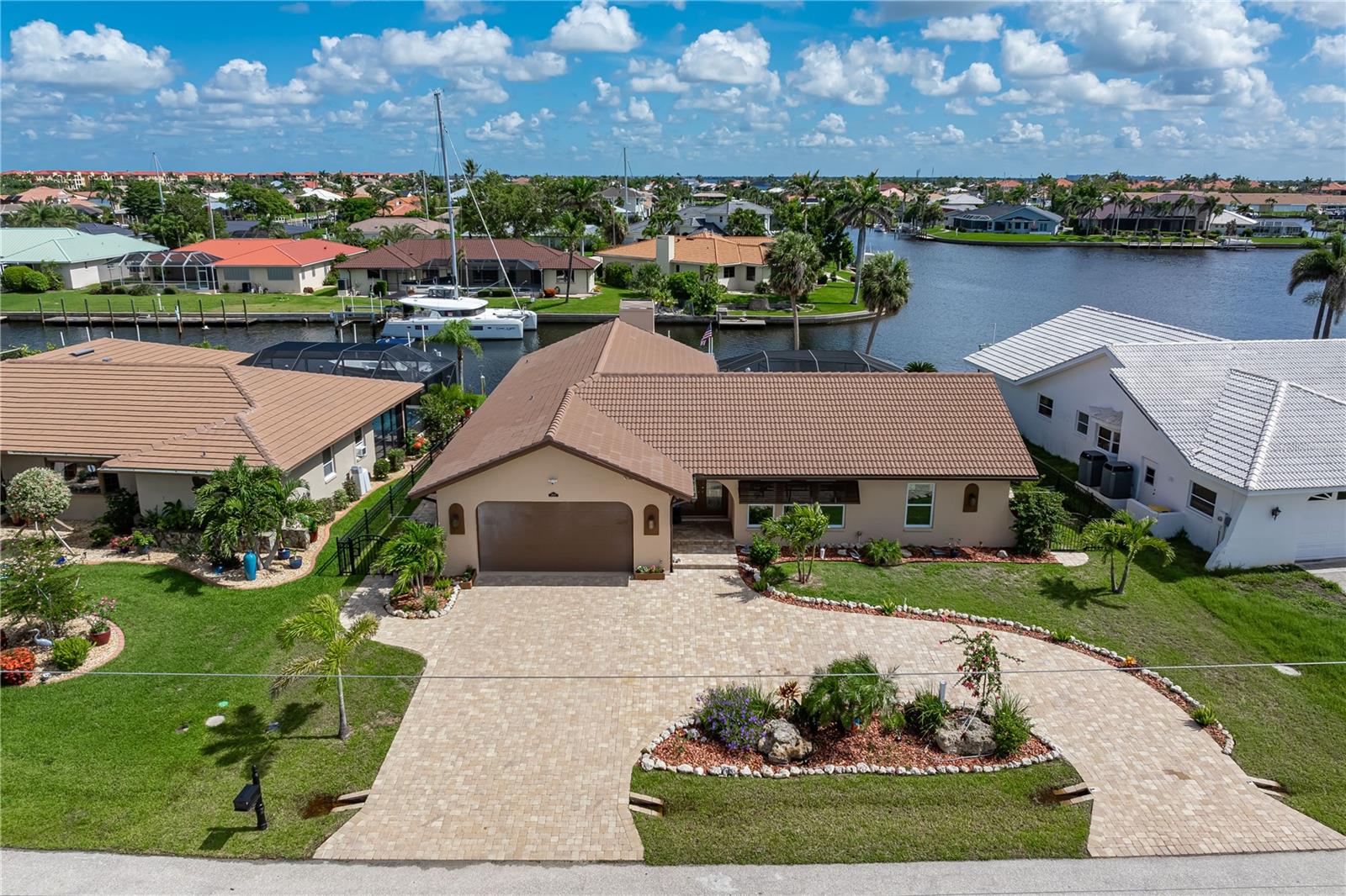 Image 15 of 65 For 2814 La Mancha Court