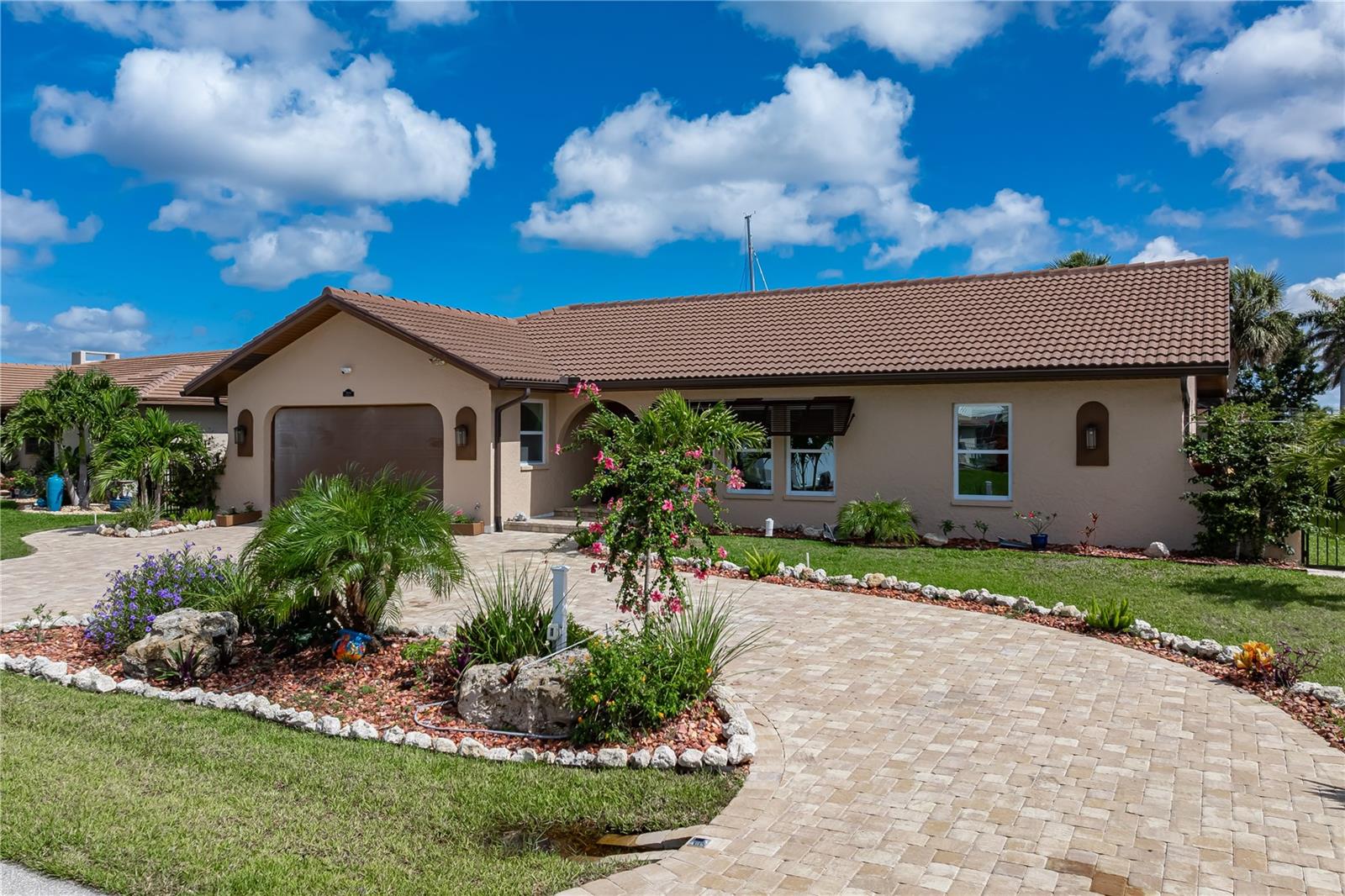 Image 16 of 65 For 2814 La Mancha Court
