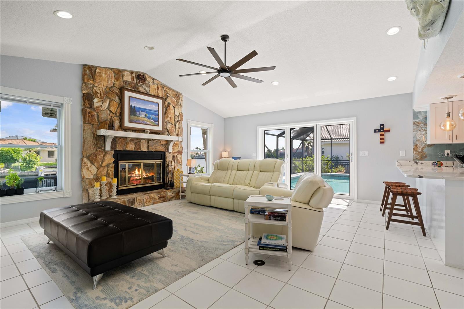 Image 3 of 65 For 2814 La Mancha Court