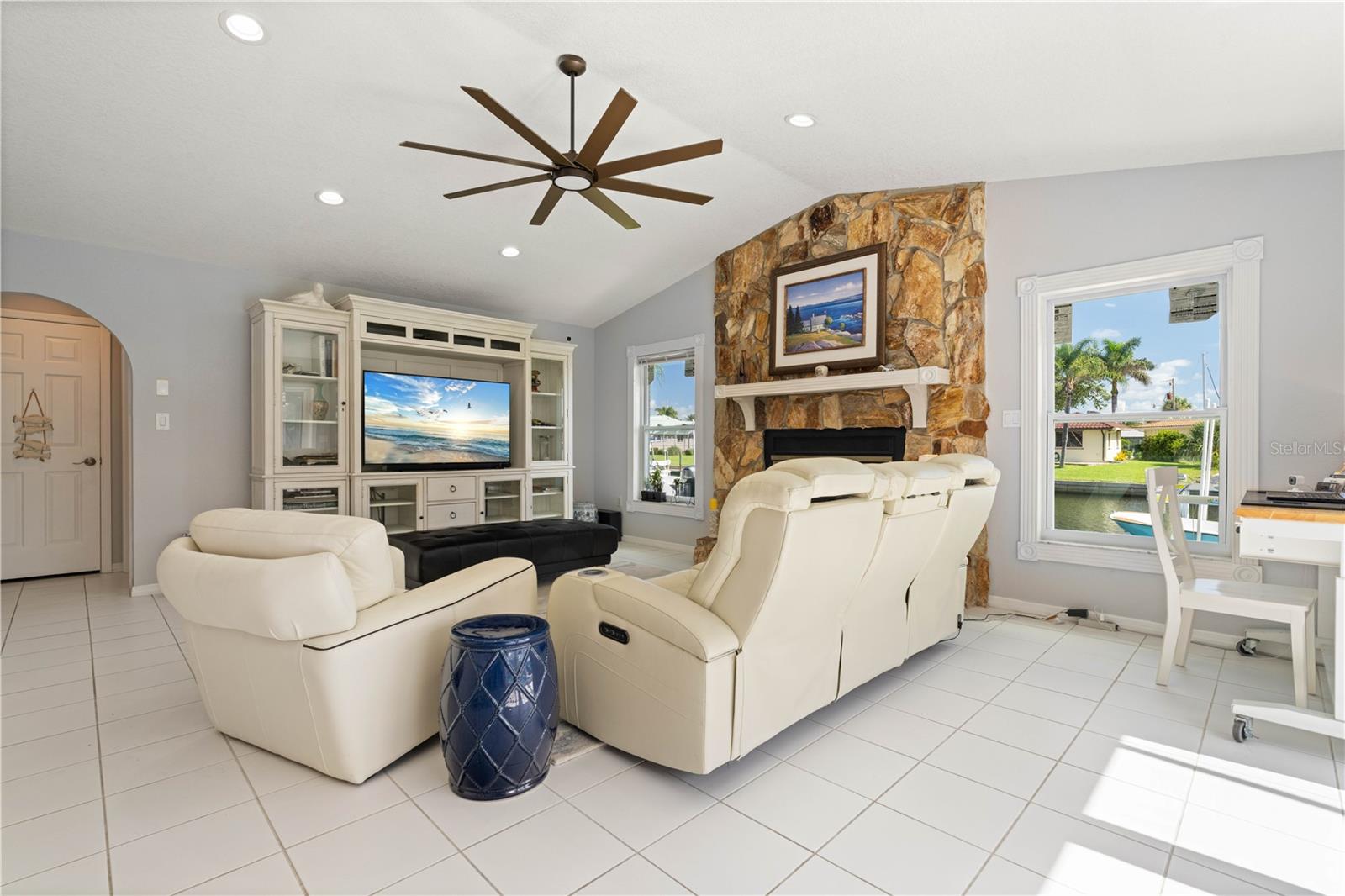Image 32 of 65 For 2814 La Mancha Court