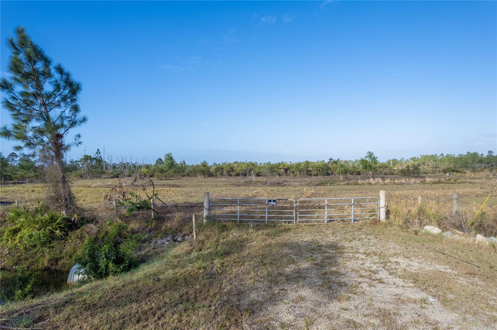 Image 4 of 24 For 12252 Burnt Store Road
