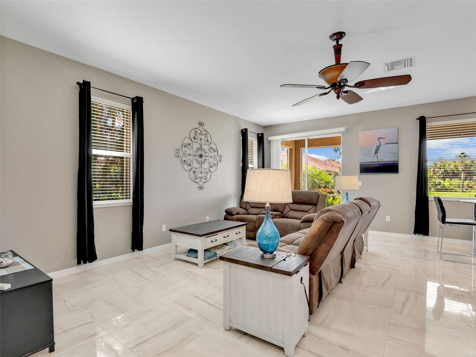 Image 11 of 37 For 4180 Lenox Boulevard