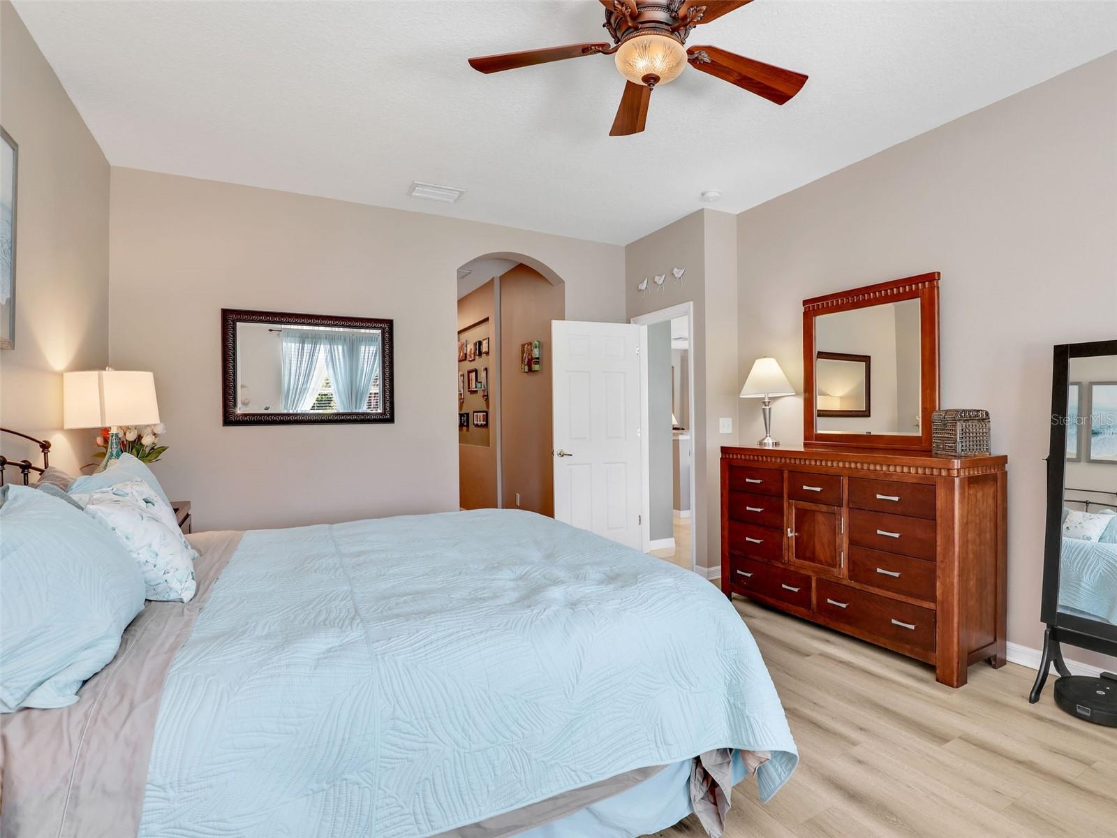 Image 17 of 37 For 4180 Lenox Boulevard