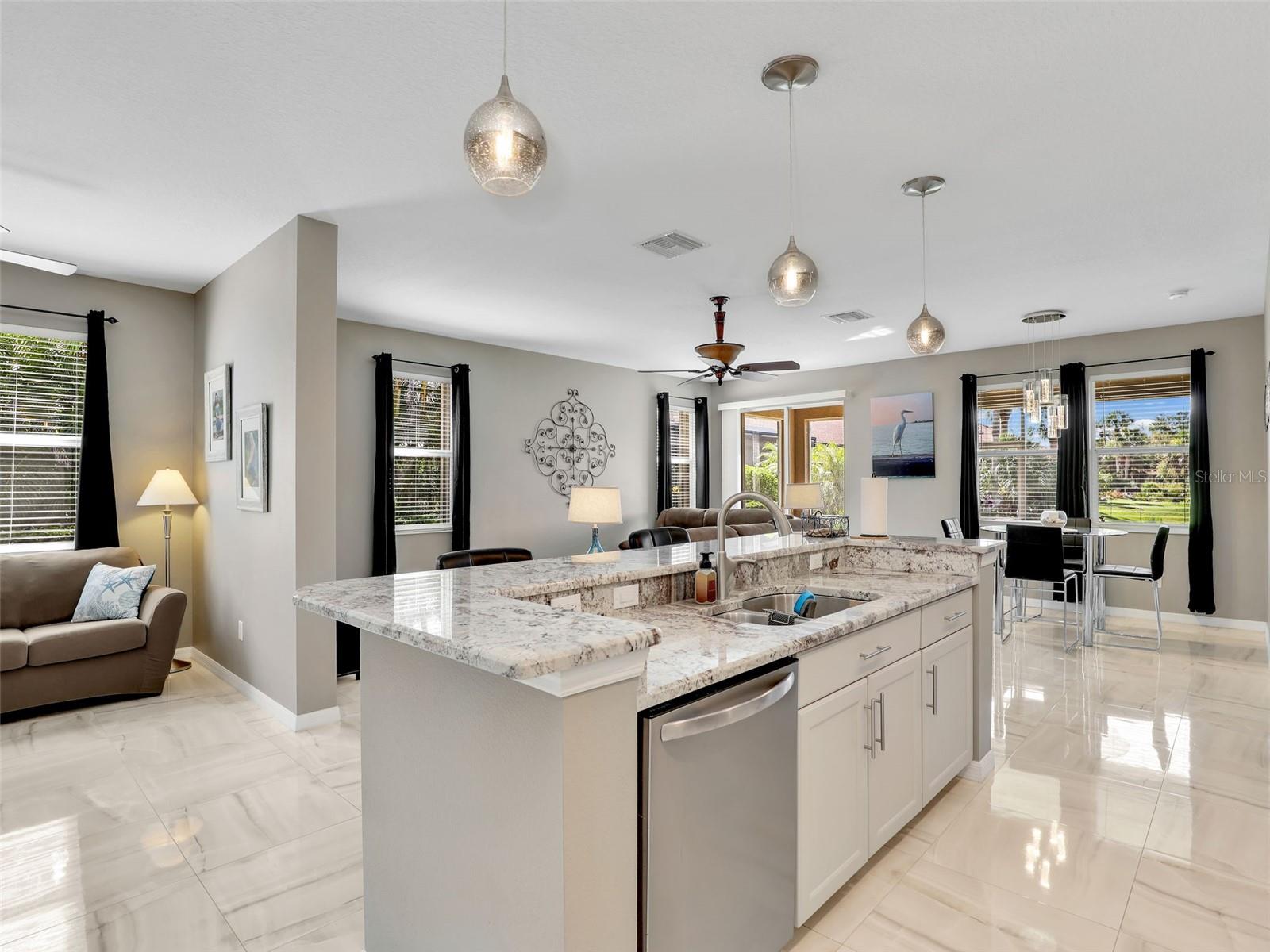 Image 8 of 37 For 4180 Lenox Boulevard