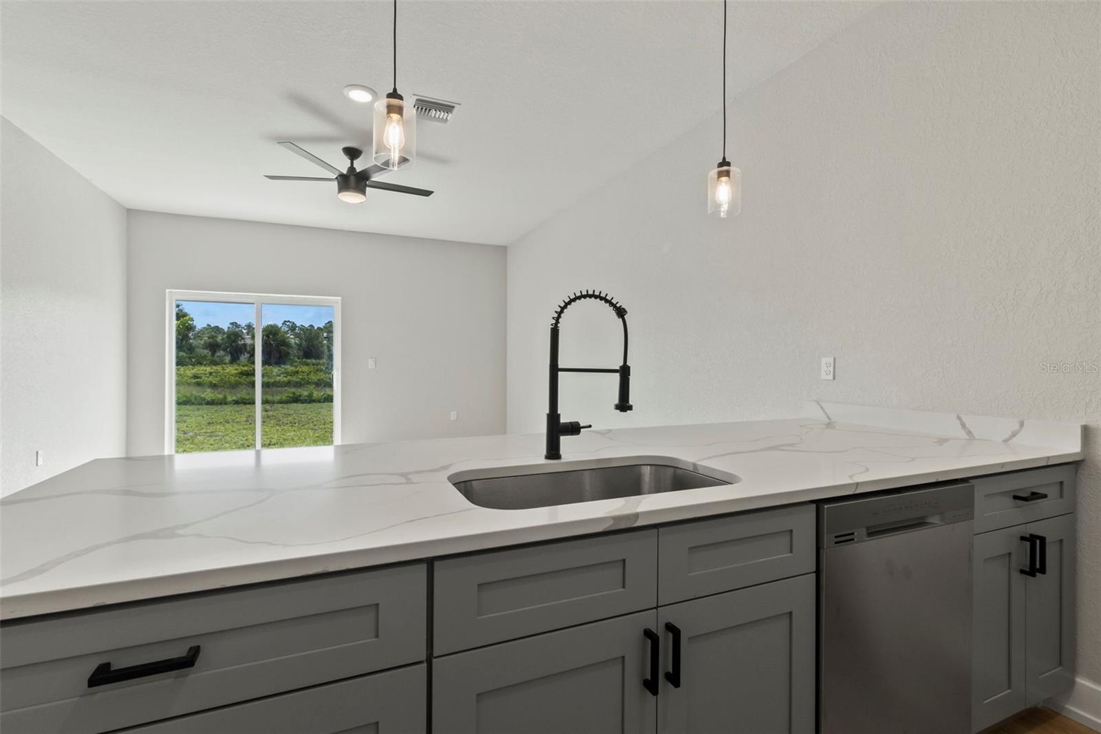 Image 18 of 40 For 9155 Agate Street