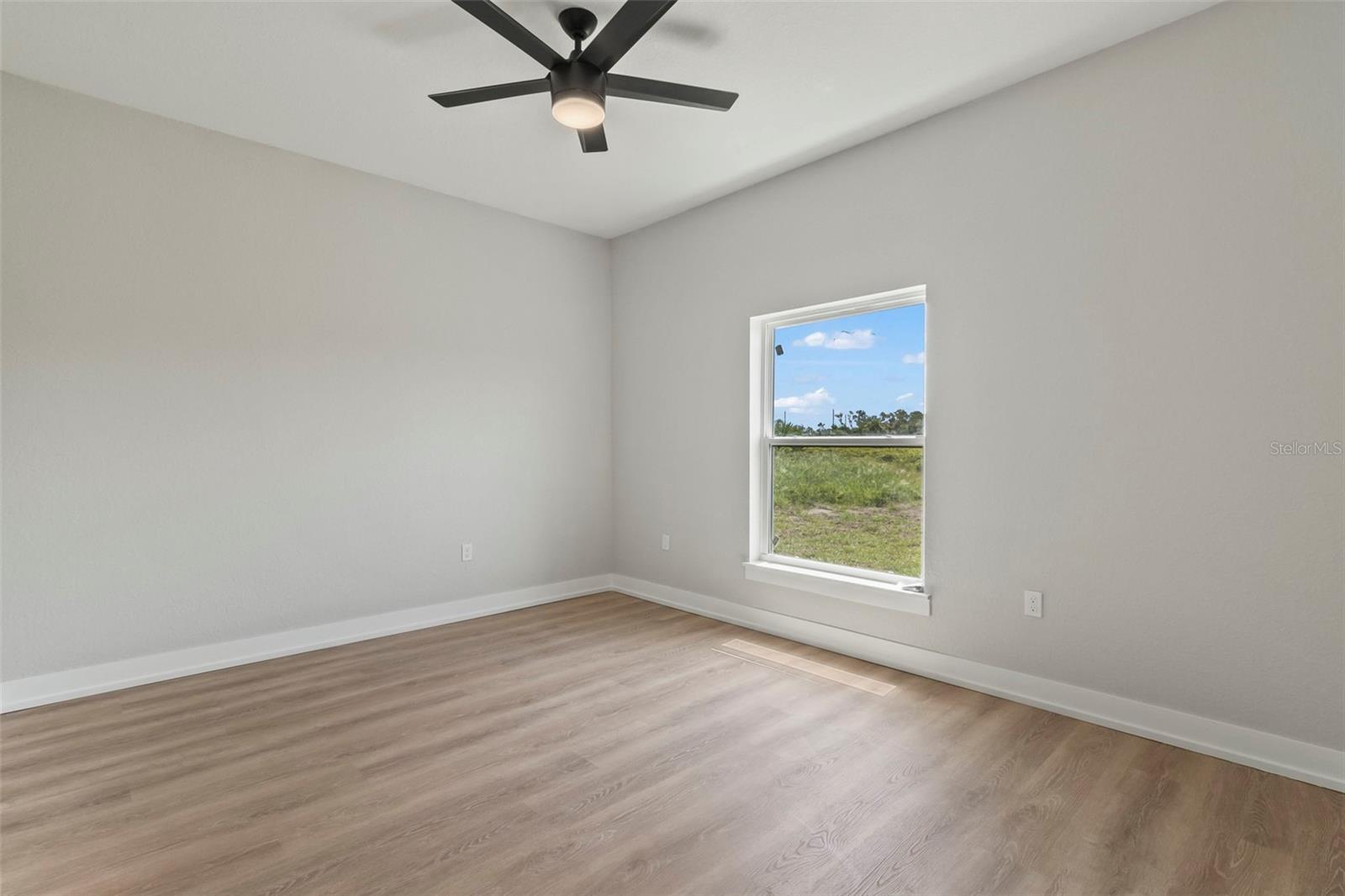 Image 23 of 40 For 9155 Agate Street