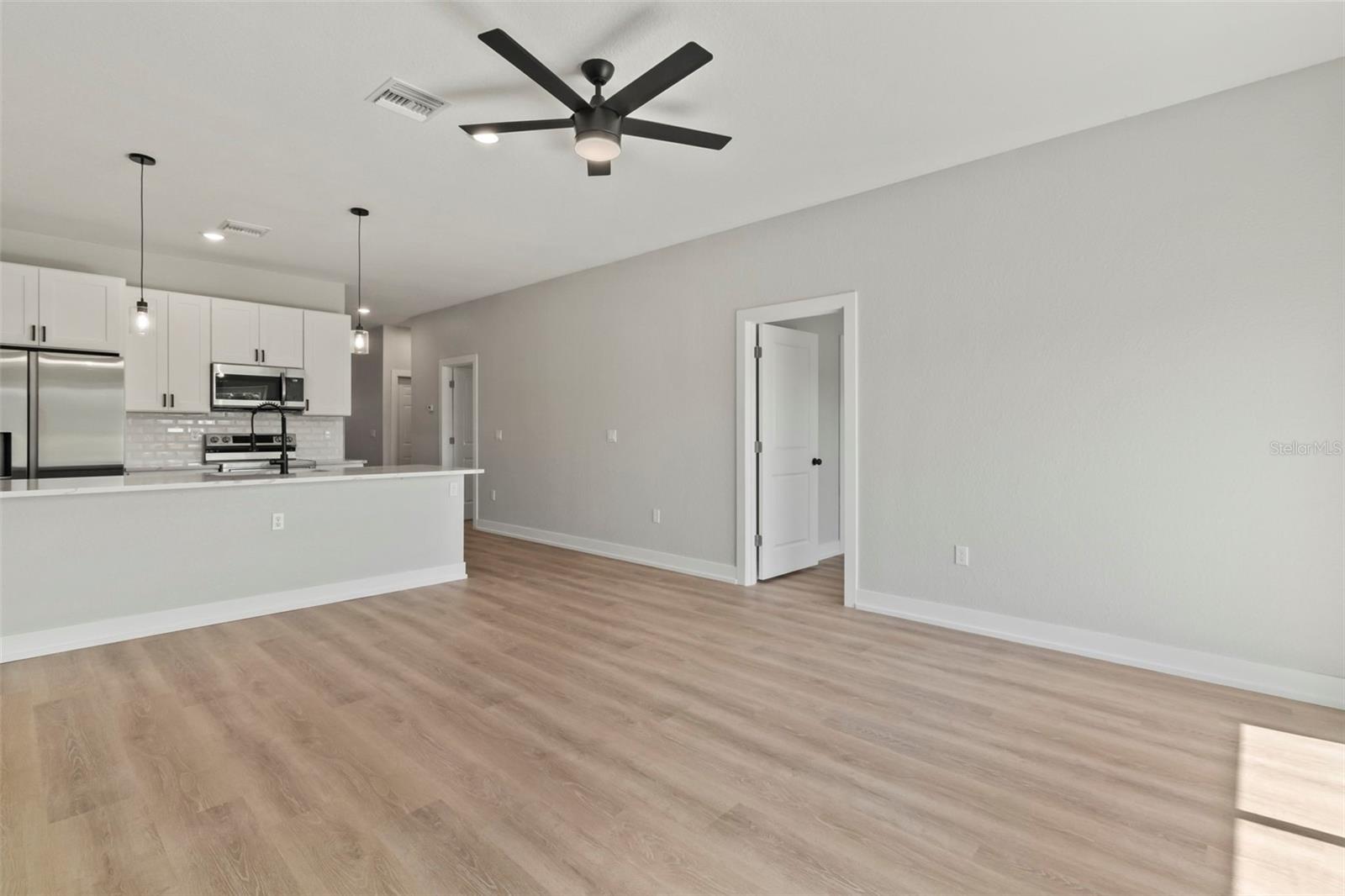 Image 3 of 40 For 9155 Agate Street