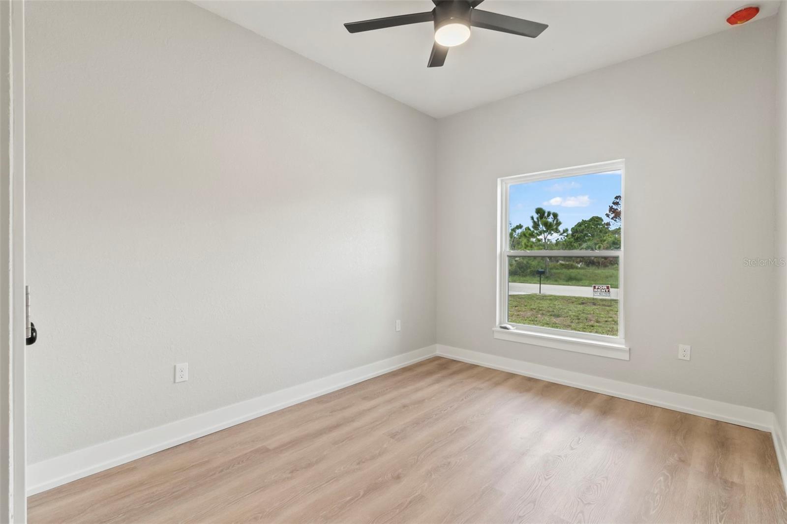 Image 7 of 40 For 9155 Agate Street