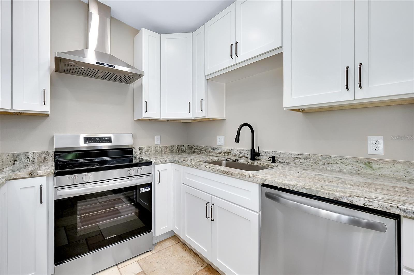 Image 12 of 60 For 875 Bayshore Drive