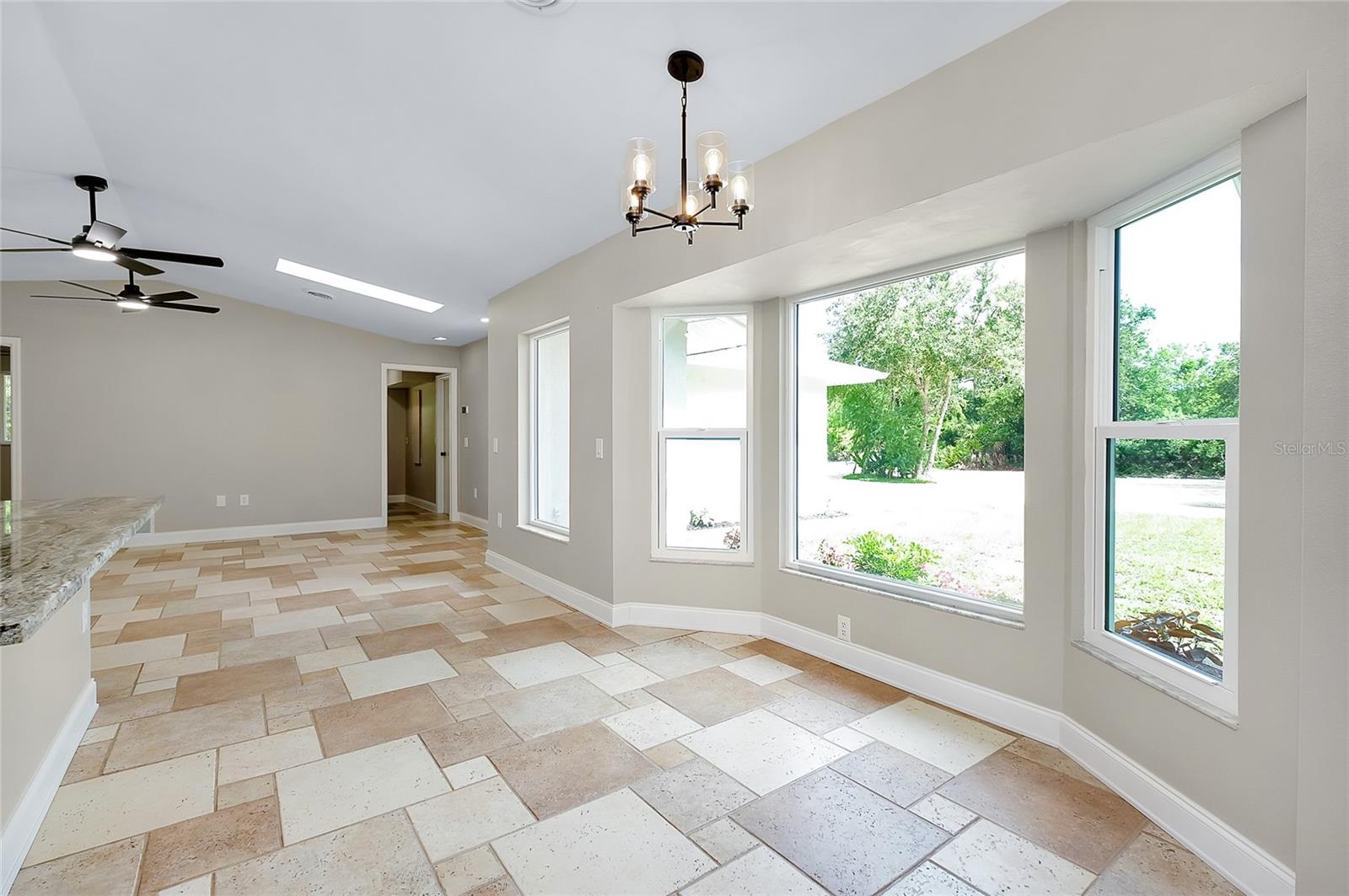 Image 15 of 60 For 875 Bayshore Drive