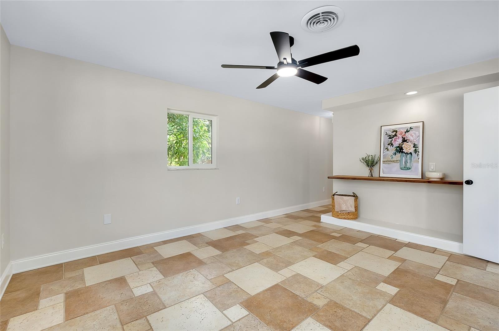 Image 18 of 60 For 875 Bayshore Drive