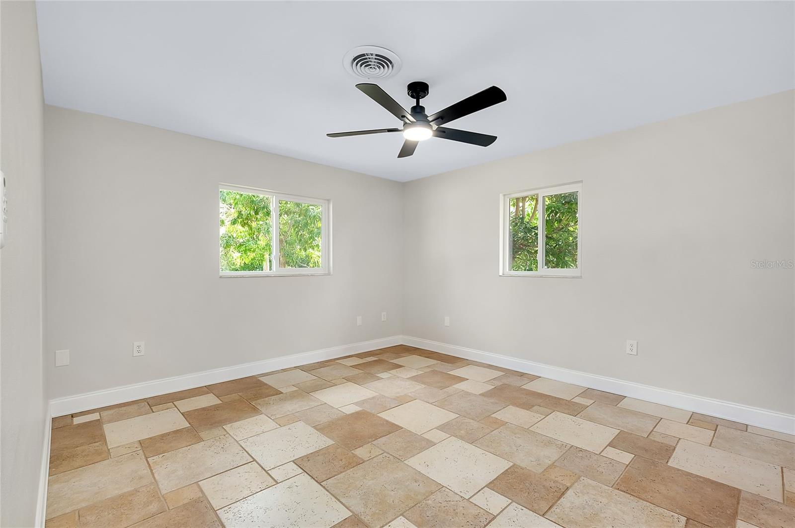Image 20 of 60 For 875 Bayshore Drive