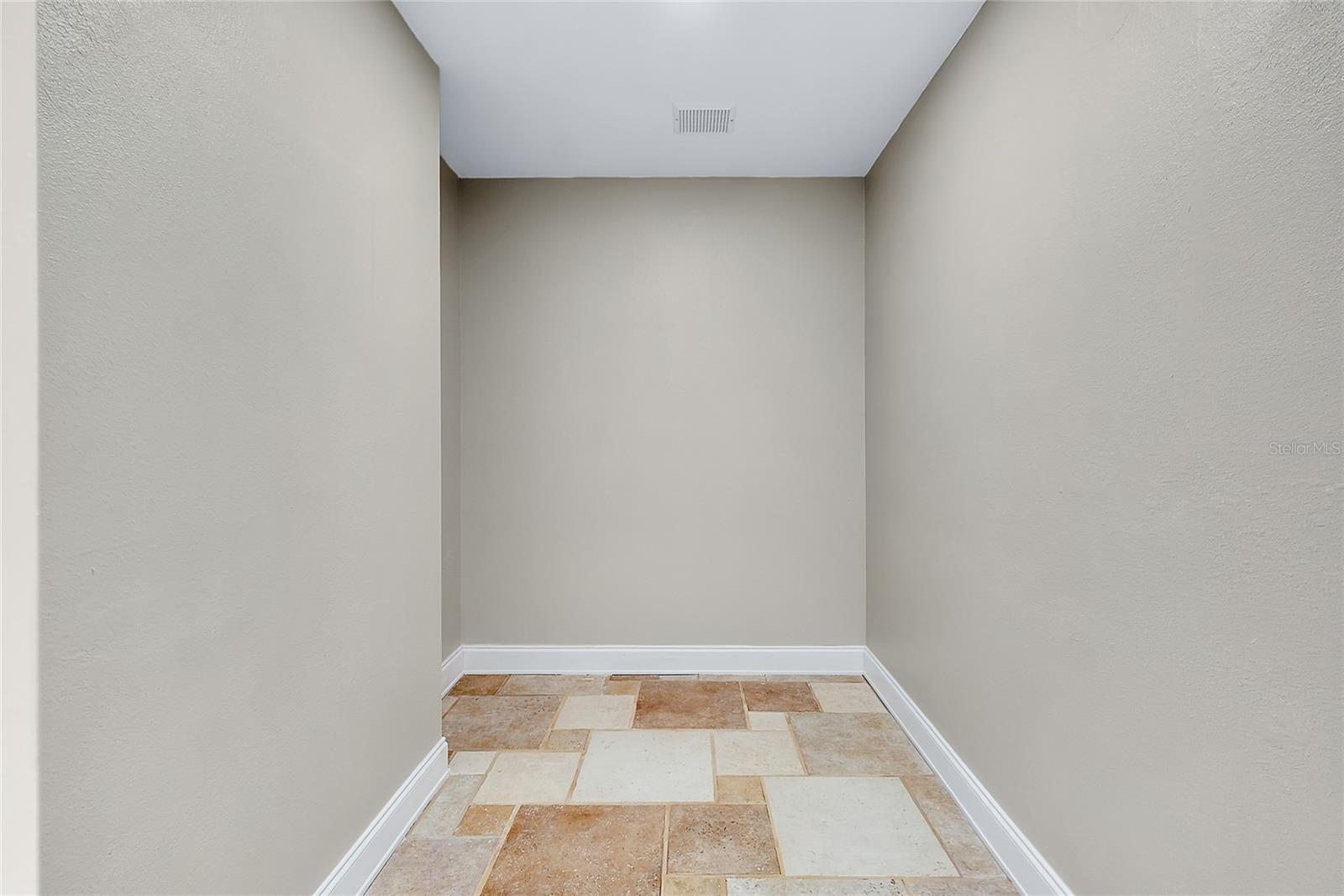 Image 21 of 60 For 875 Bayshore Drive