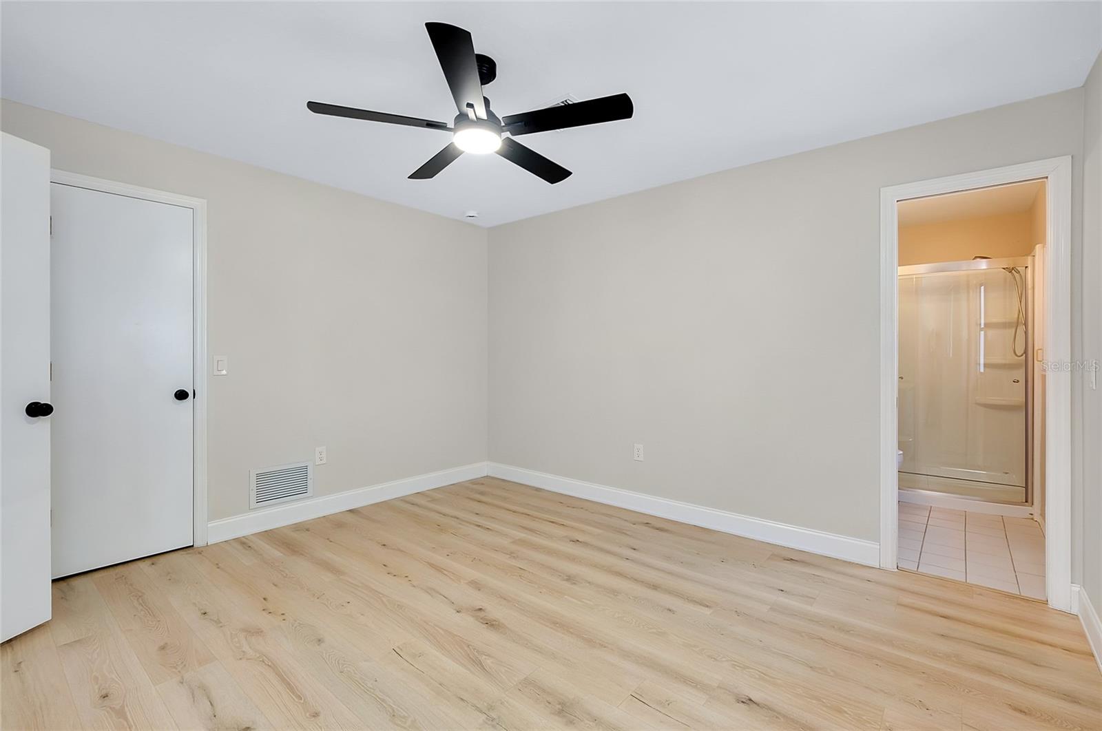 Image 31 of 60 For 875 Bayshore Drive